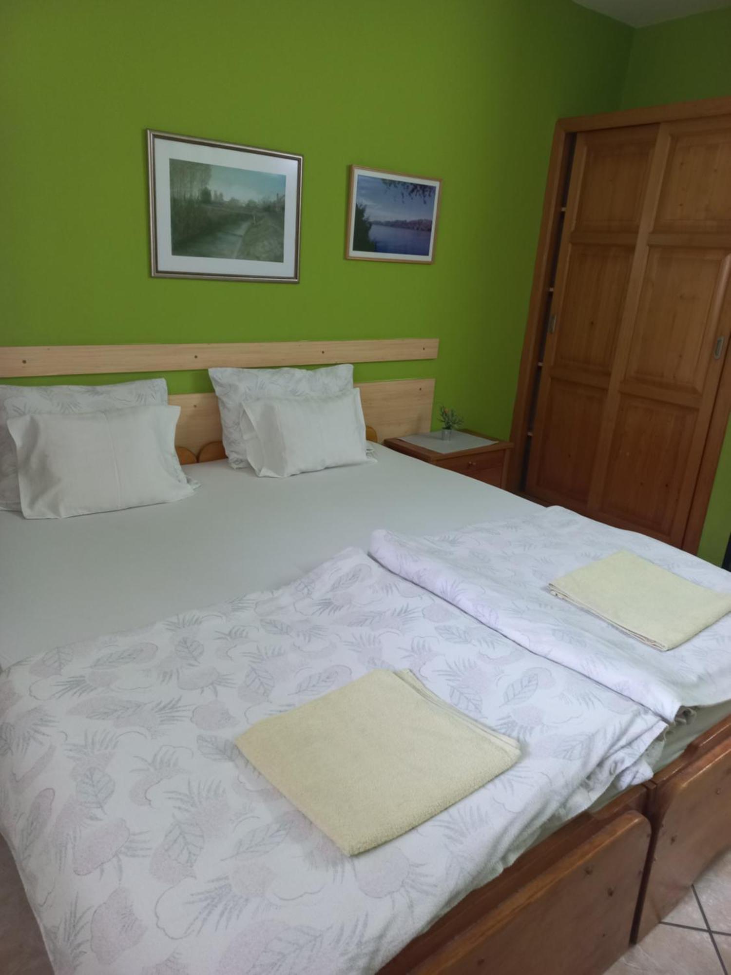 Hostel Bata Kanjiža Extérieur photo